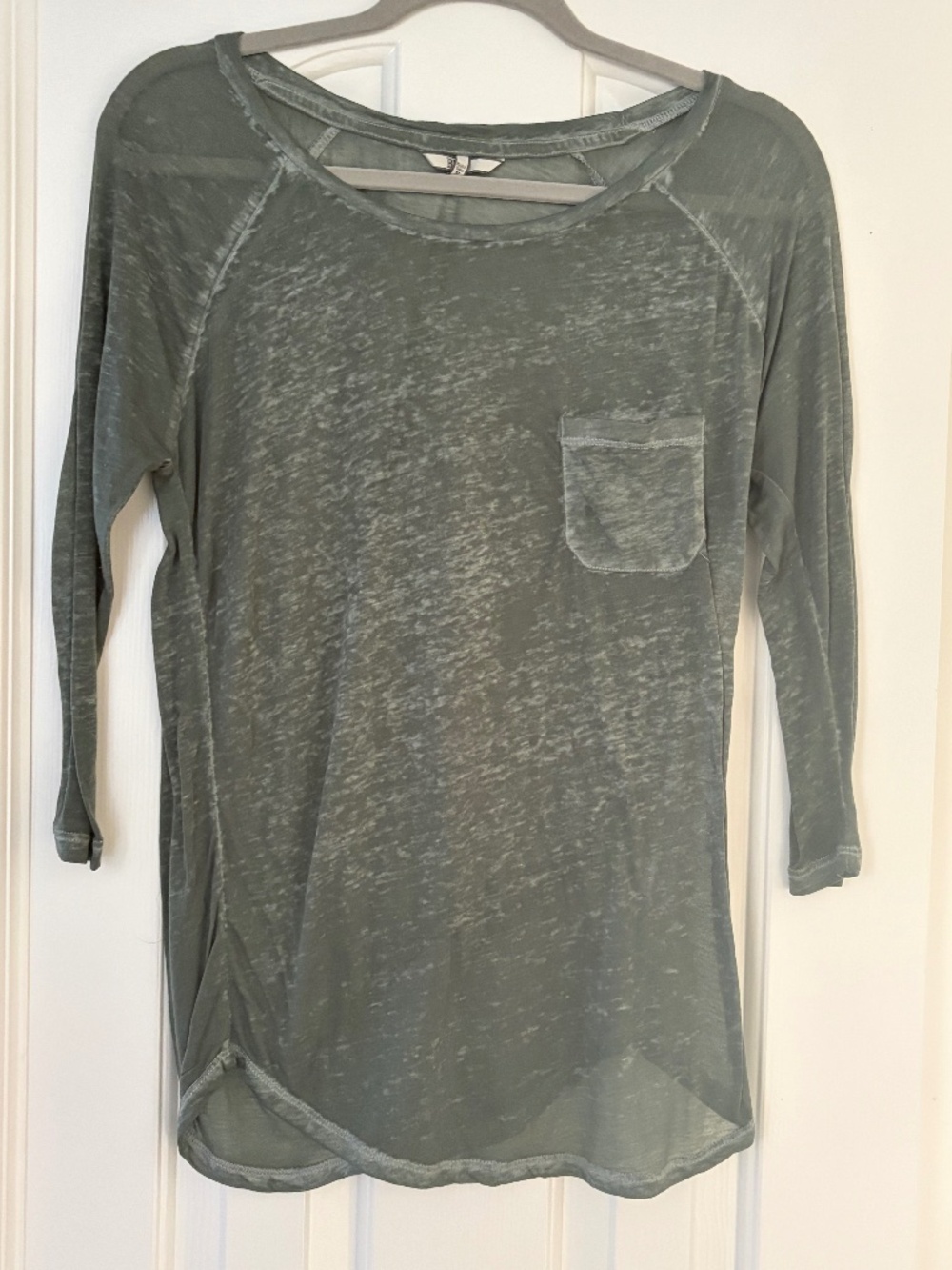 Women’s BKE Burnout 3/4 sleeve shirt, SZ Small